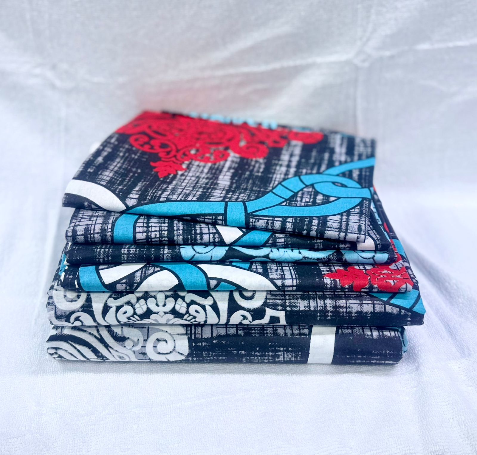 6×7 Printed Bedsheet Set – 2 Flat Sheets & 4 Pillowcases